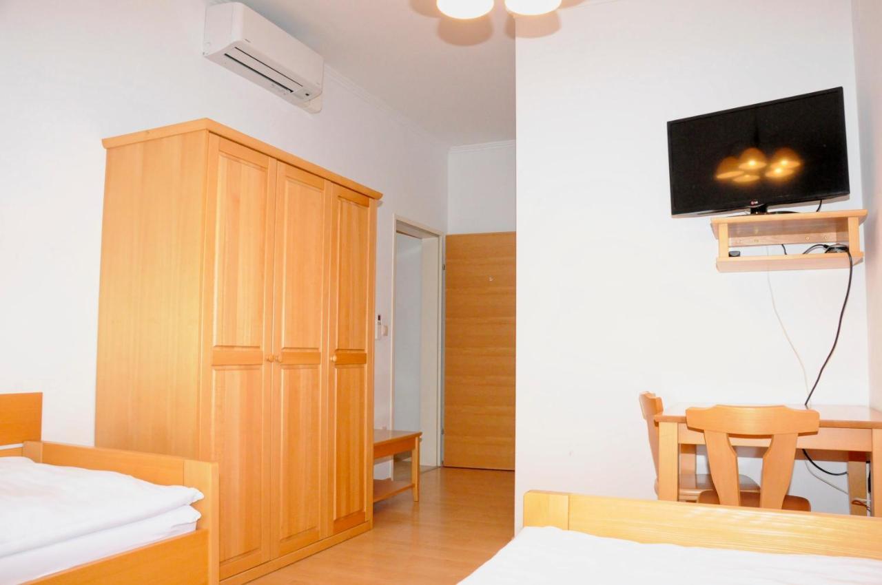 Privatzimmer Familie Schwarz Виена Стая снимка