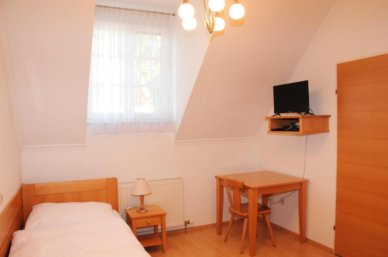 Privatzimmer Familie Schwarz Виена Стая снимка